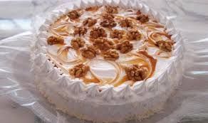 Bolo doce de leite com nozes